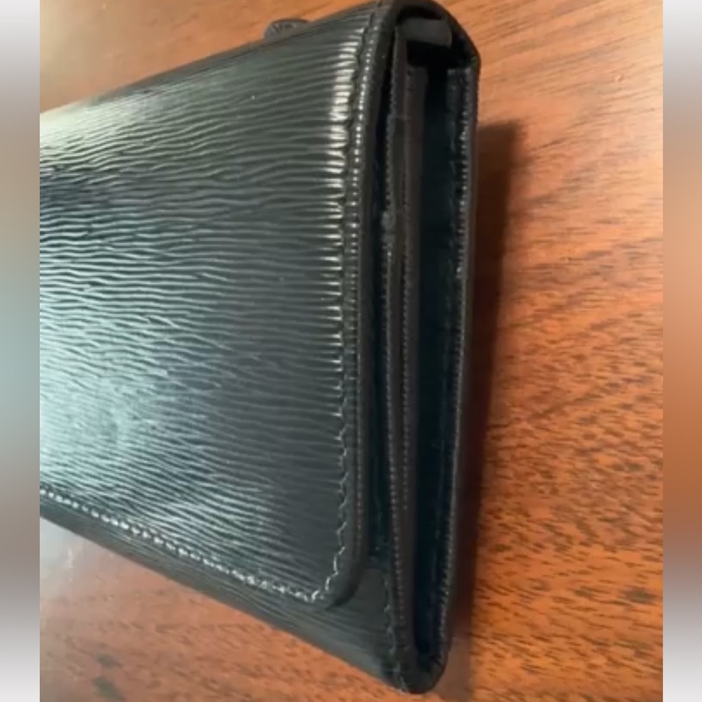 PRADA Wallet - Picture 4 of 7